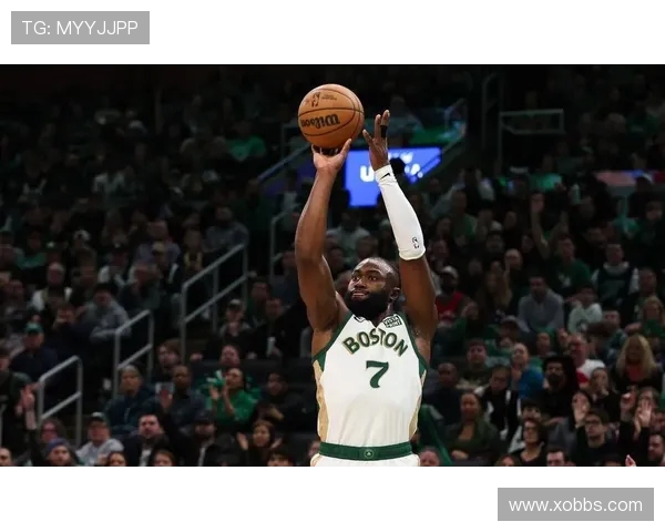 杰伦布朗回应黑斑话题称那是总冠军留下的荣耀印记篮球赛场奋战无需致谢