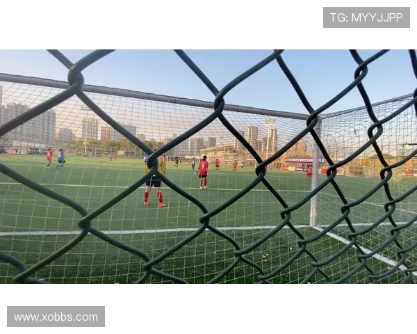 竞技征途再添荣耀一曼赛场凯旋戒指奖牌见证拼搏荣光体育精神继续前行