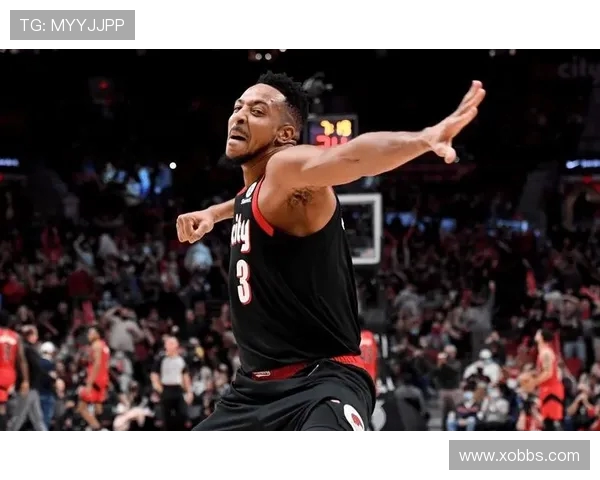 郭凯谈赢球喜悦却被队友庆祝压住胳膊疼痛并肩作战的篮球时刻